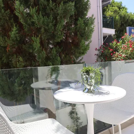 Mona Lisa Пефкохори